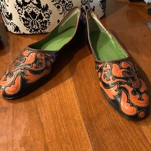 Michael Simon Embroidered flats is size 9 M
